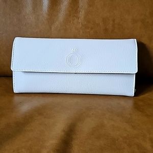 Ivory Pandora Leather Travel Jewelry bag Size: Approx 10"W X 5"